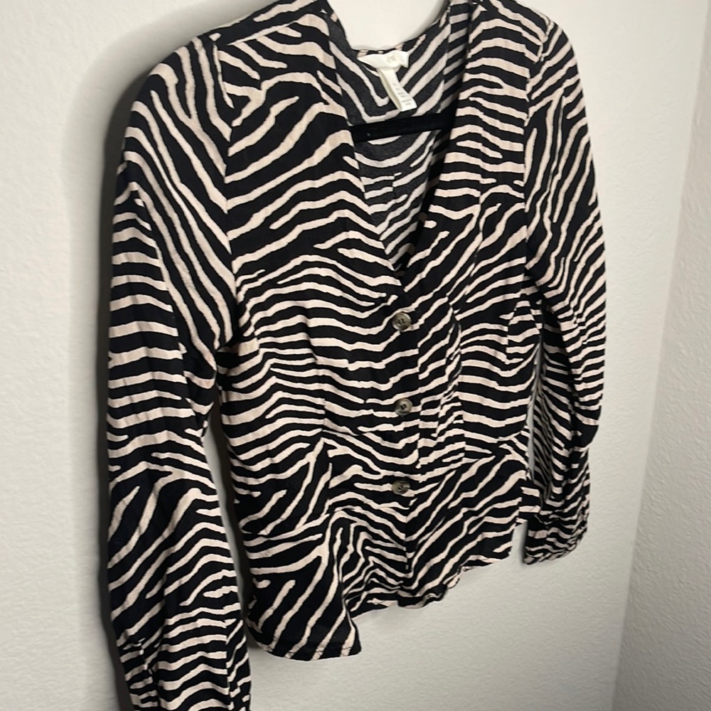 H&M zebra long sleeve top